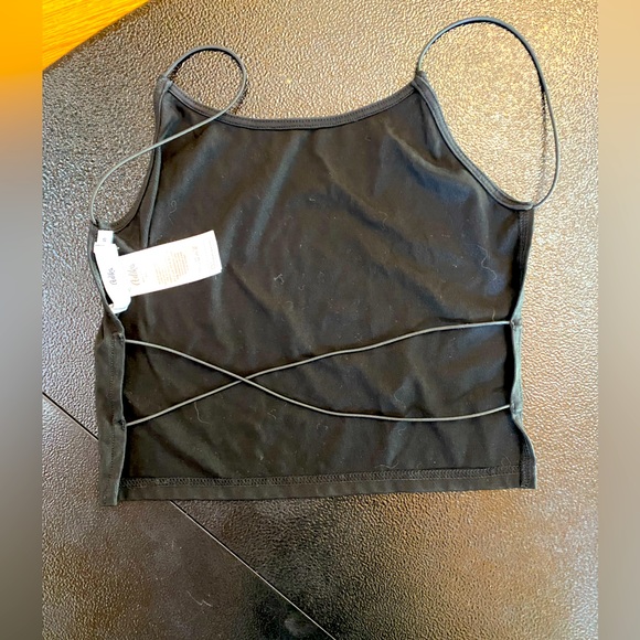 Adika open back crop top - Picture 1 of 4